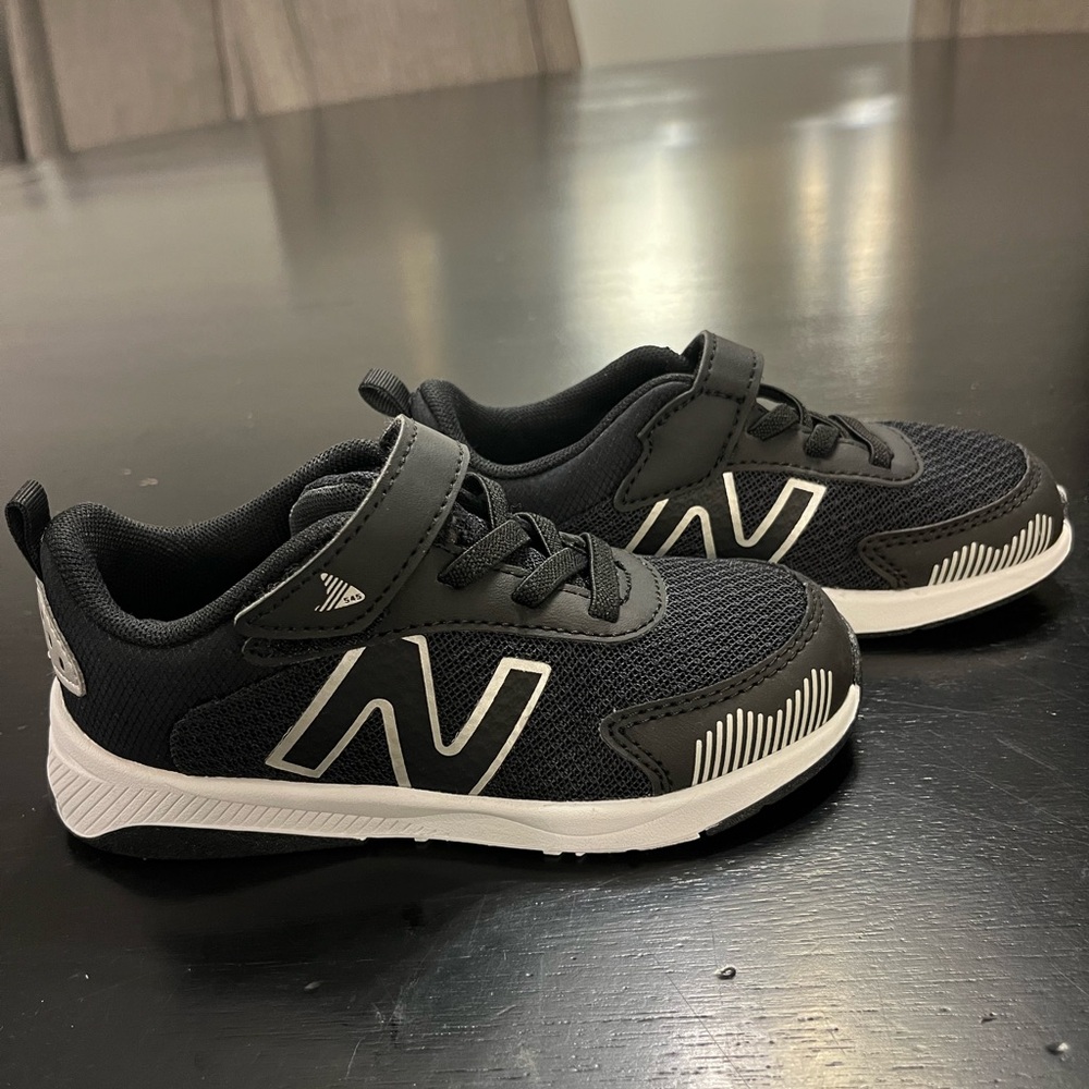 New Balance Unisex-Child Dynasoft 545 V1 Bungee Lace with Top Strap
